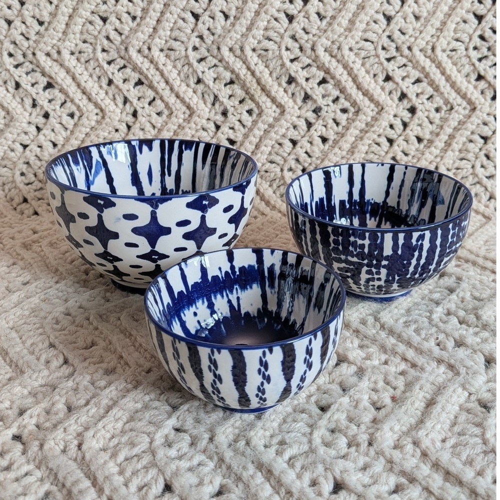 West Elm Indigo Tie-Dye Nesting Bowls Set of 3 Blue White Stoneware NEW
